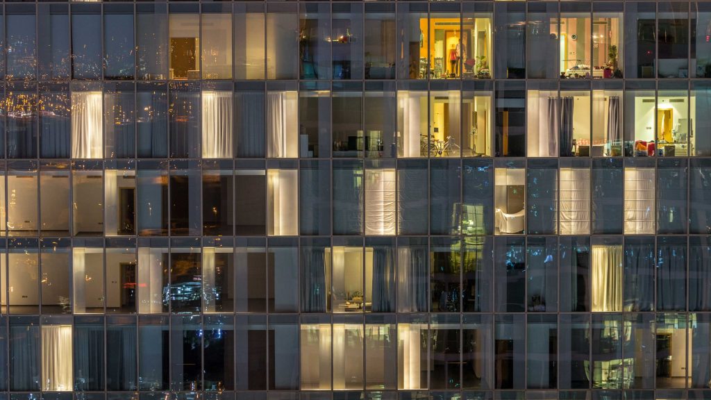 Flatgebouw. Ter illustratie van het CCV-dossier Vastgoedcriminaliteit.