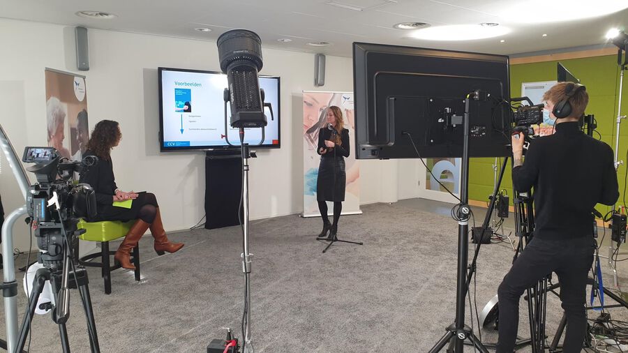 CCV-adviseur Lienke Hutten tijdens een digitaal symposium waarin aan de slag werd gegaan om gezamenlijk effectieve barrières te bedenken.