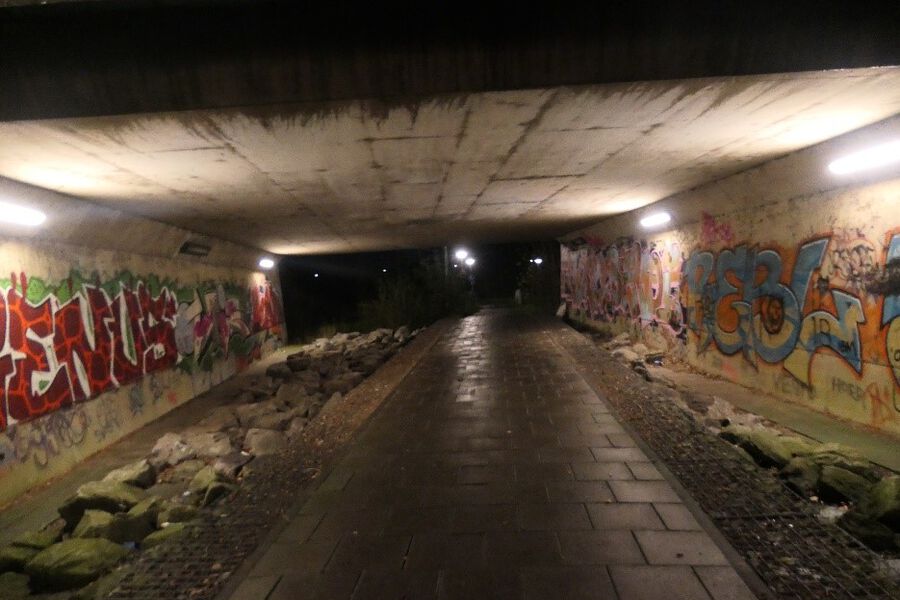 Verloederde tunnel