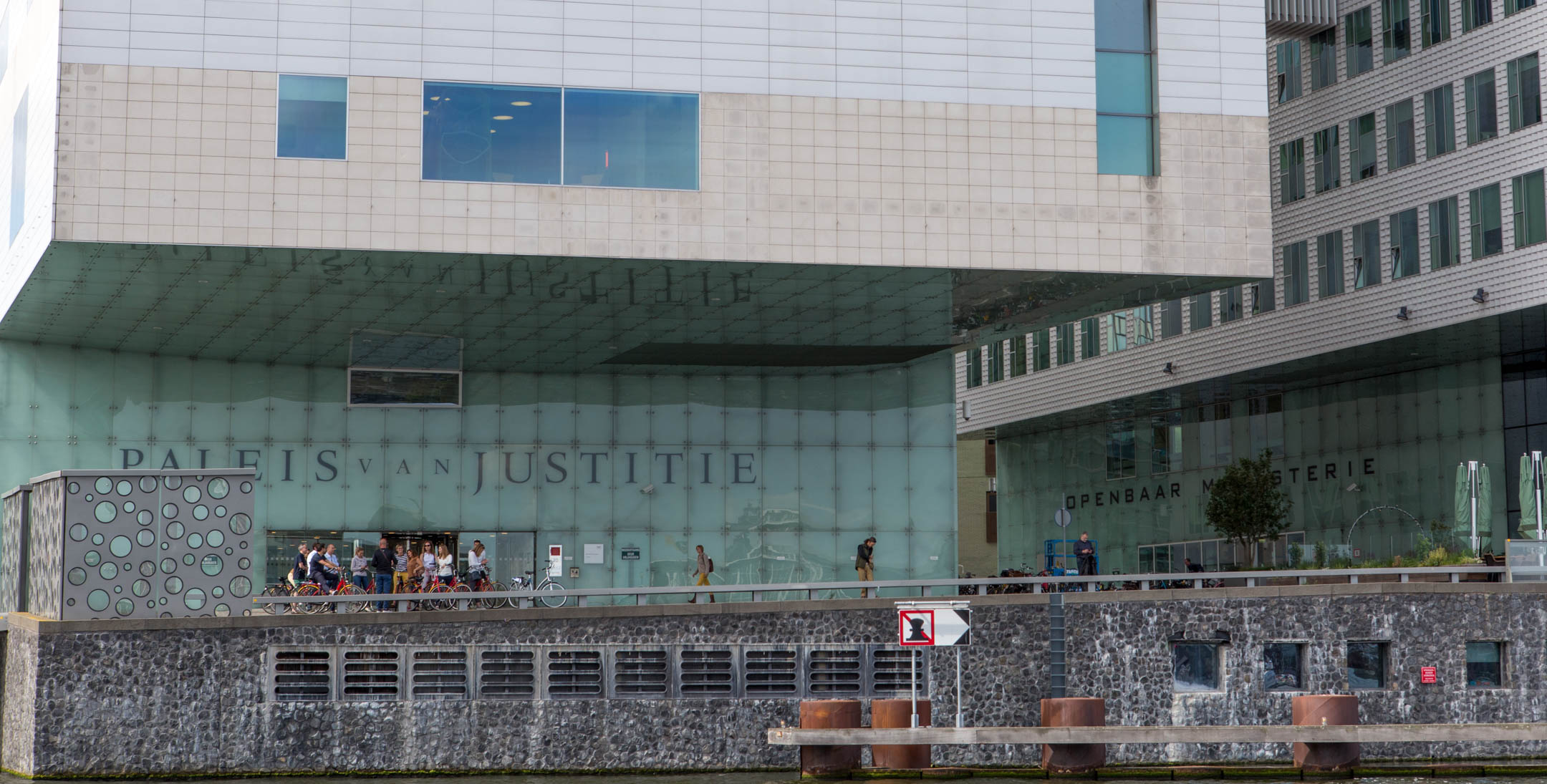 Paleis van Justitie - afbeelding ter illustratie voor een artikel van het Centrum Criminaliteitspreventie en Veiligheid