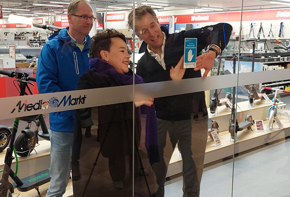Start van het collectief winkelverbod in Hoog Catharijne begin 2024. vlnr: Martijn Wilderboer van PVO NL, burgemeester Sharon Dijksma en Kees van Mourik van MediaMarkt.