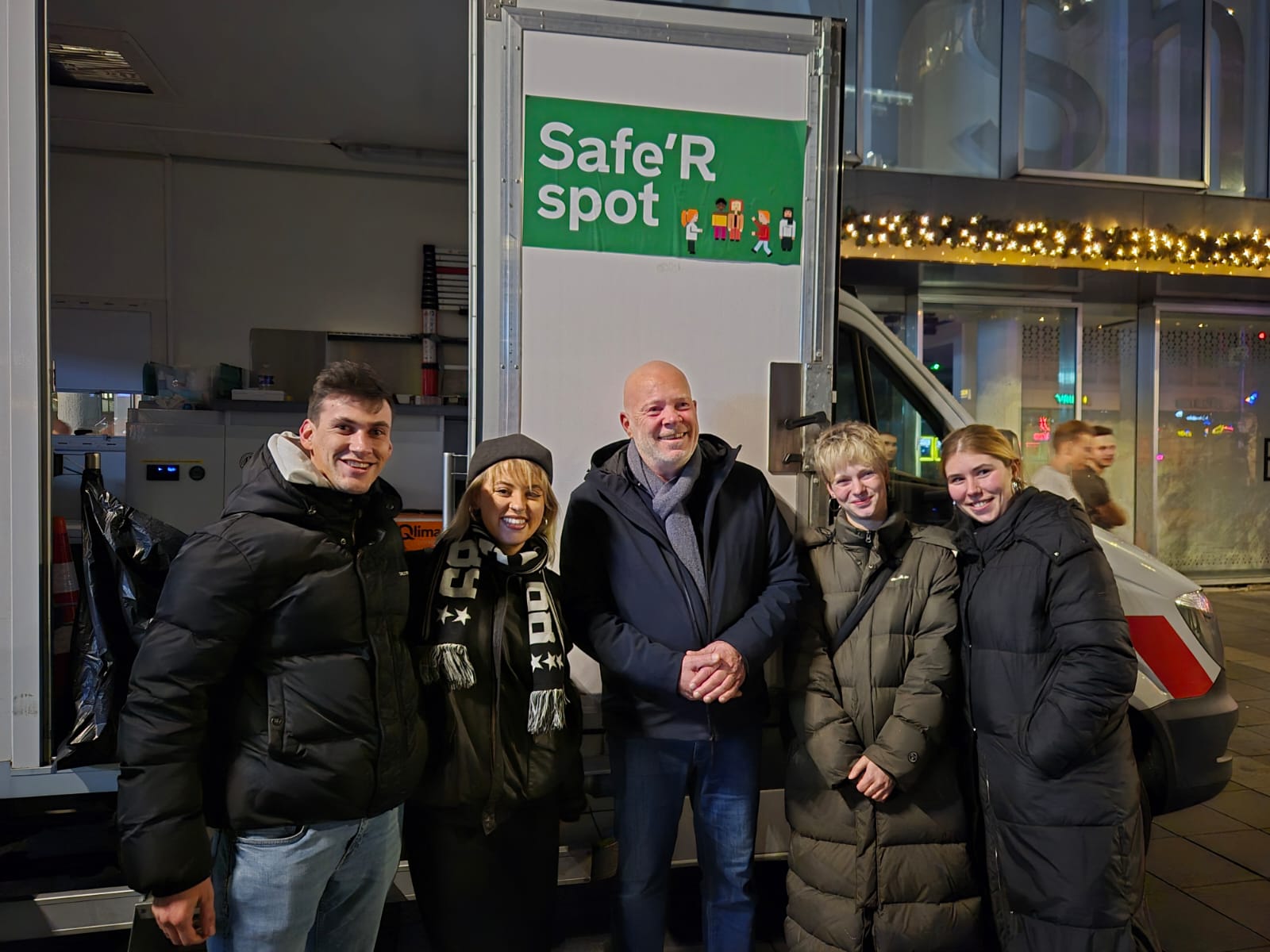 Safe'R Spot, Veilige nacht en Wethouder-Simons voor Safe'R Spot-bus