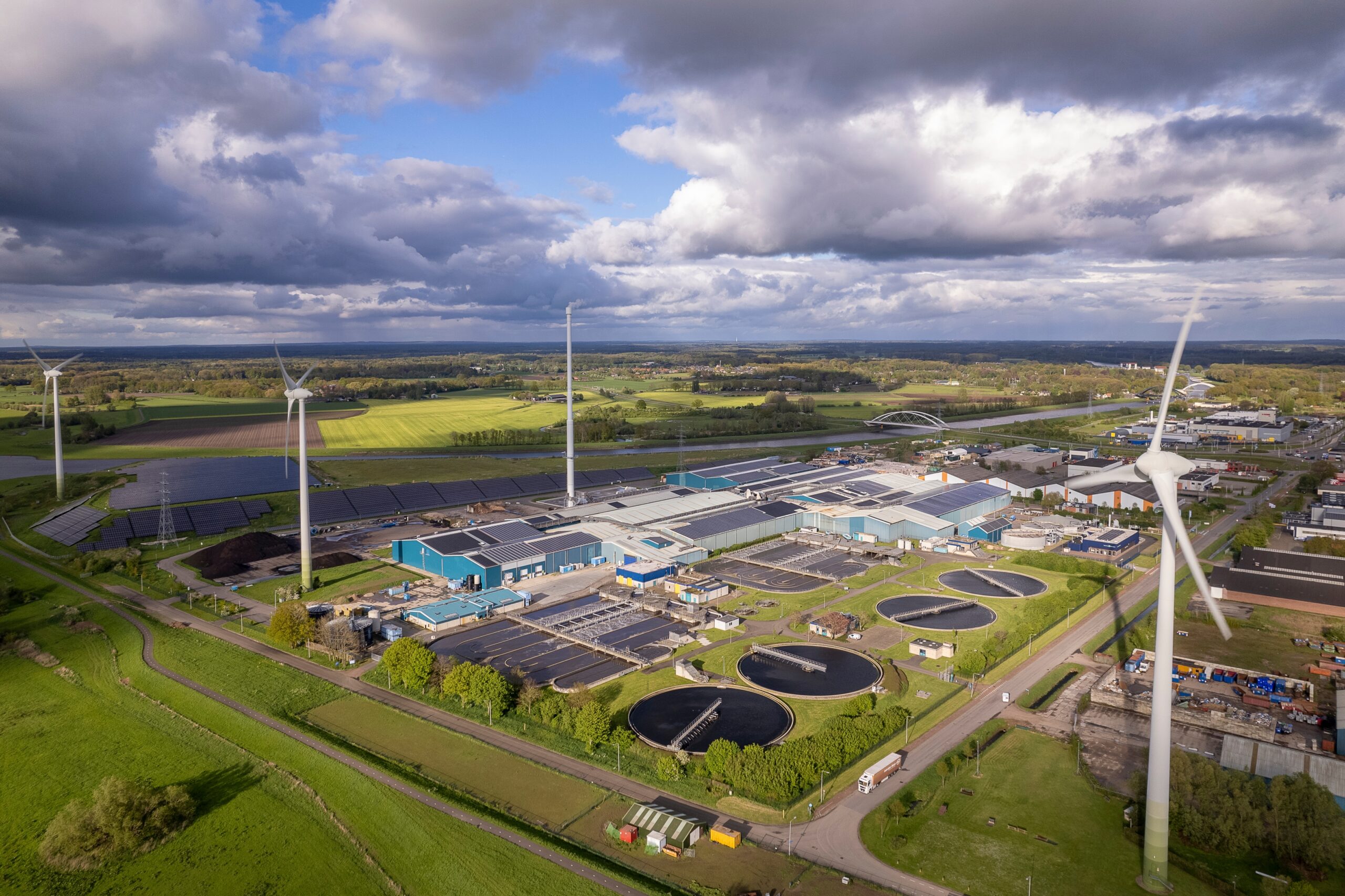 Industrieterrein in Nederland van boven.