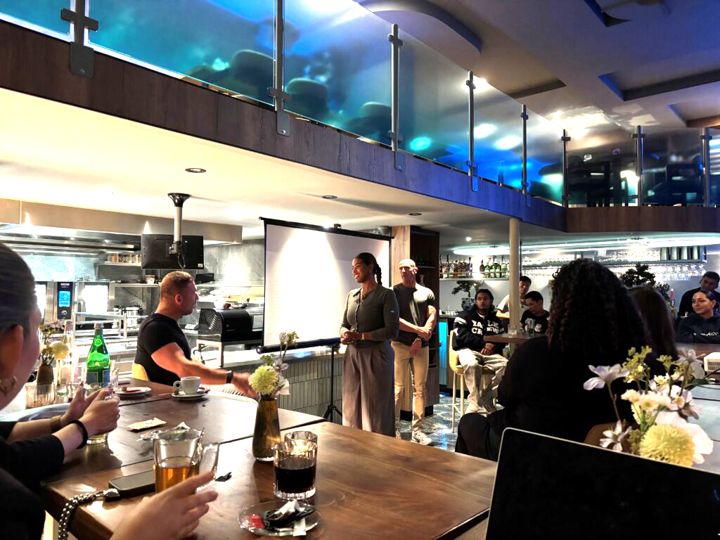 Rollenspel tijdens een training over agressie op de winkelvloer. 